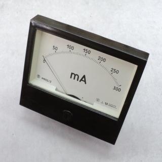 м903 0-300мА кл1,0 милиамперметр (как прибор неисправен, продаётся как корпус) 